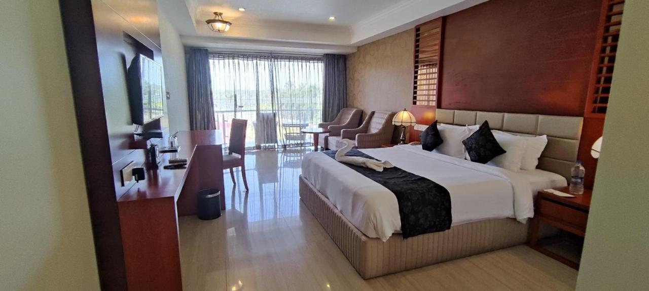 Lake Palace Trivandrum Vettutura Ngoại thất bức ảnh
