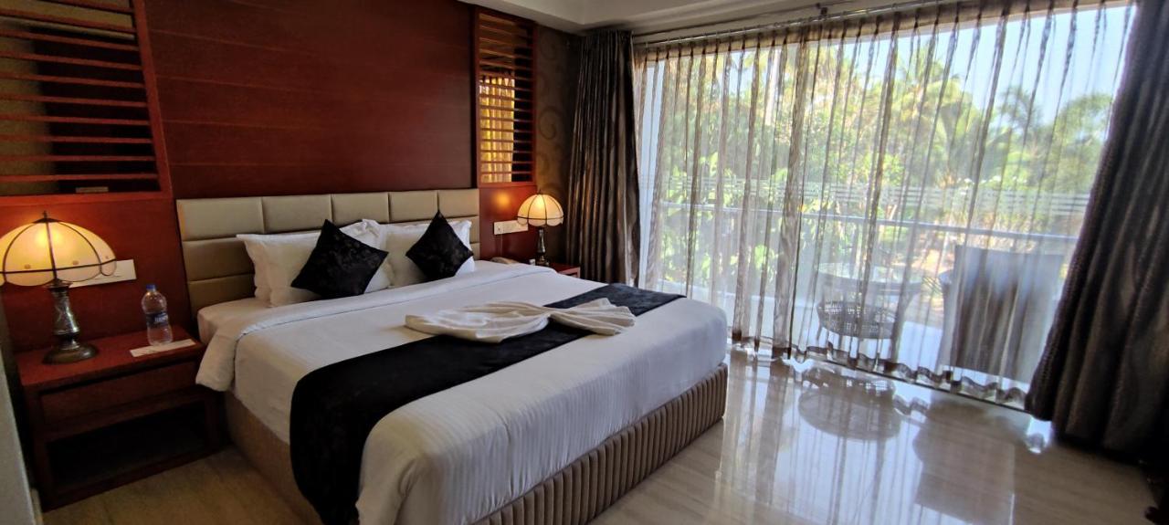 Lake Palace Trivandrum Vettutura Ngoại thất bức ảnh