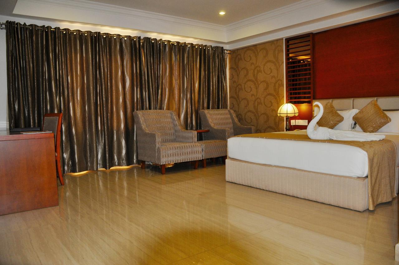 Lake Palace Trivandrum Vettutura Ngoại thất bức ảnh