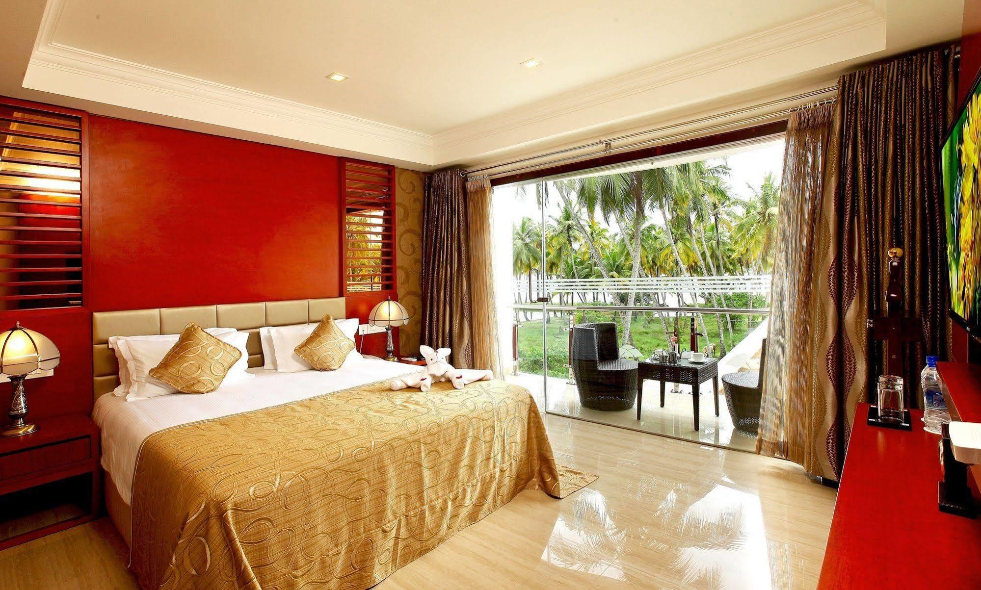 Lake Palace Trivandrum Vettutura Ngoại thất bức ảnh