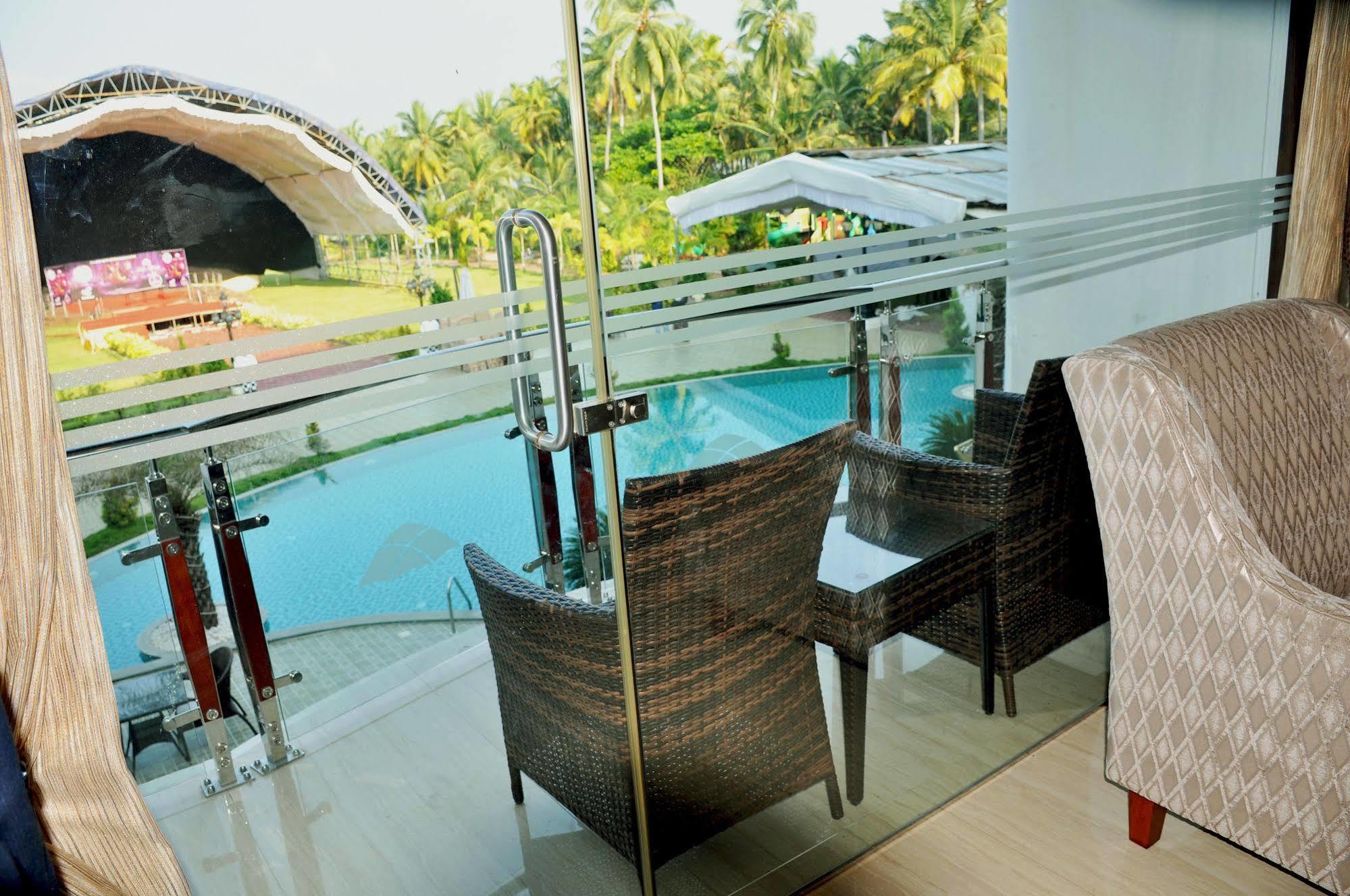 Lake Palace Trivandrum Vettutura Ngoại thất bức ảnh
