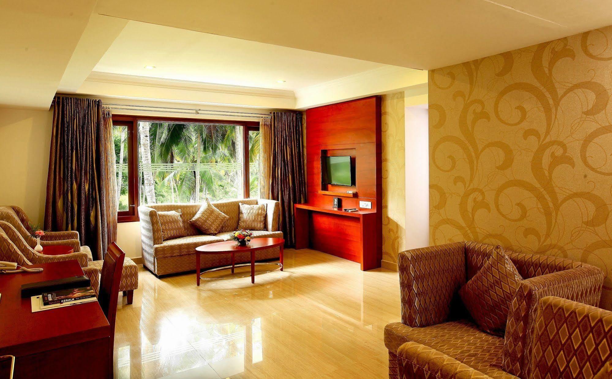 Lake Palace Trivandrum Vettutura Ngoại thất bức ảnh