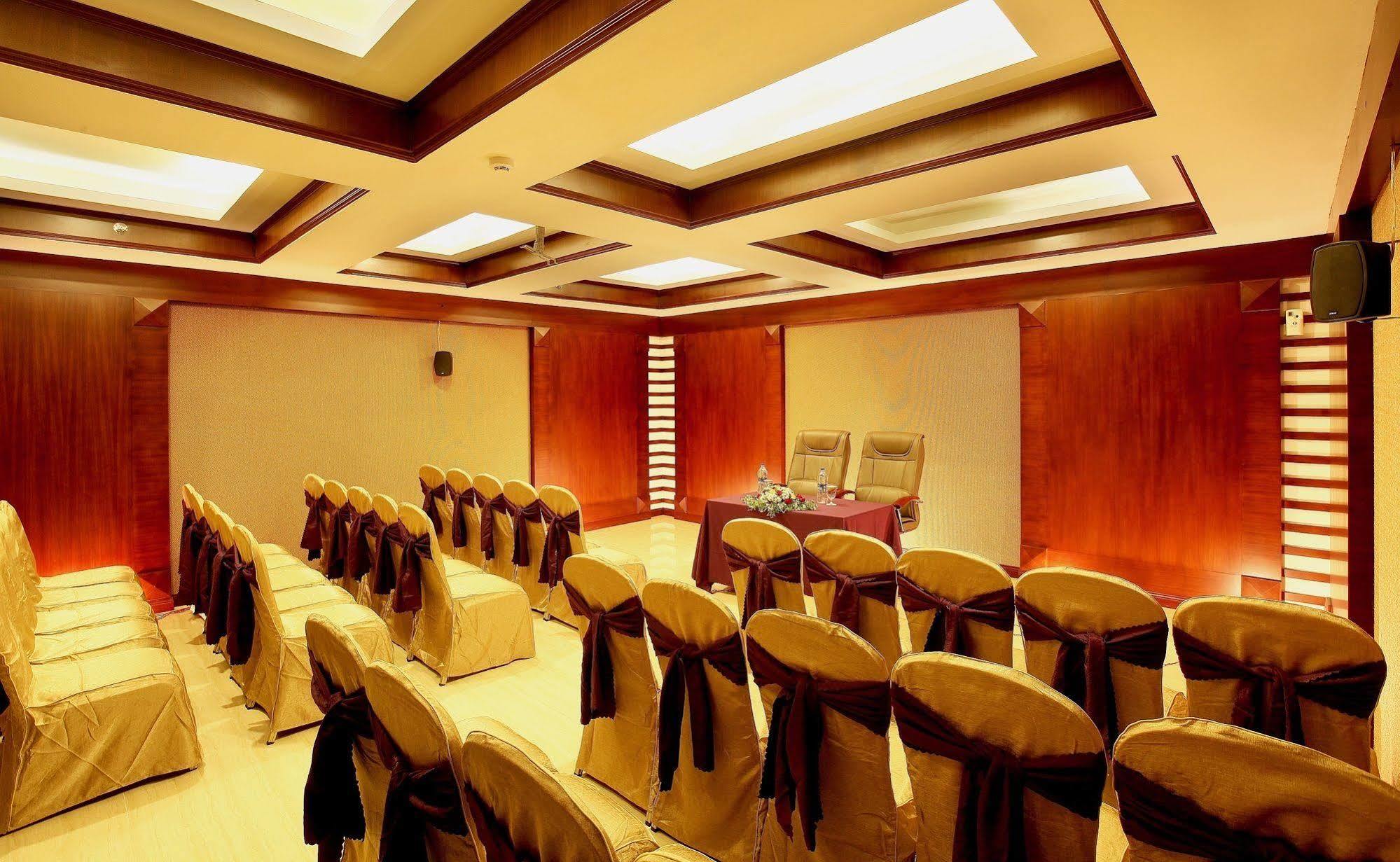 Lake Palace Trivandrum Vettutura Ngoại thất bức ảnh