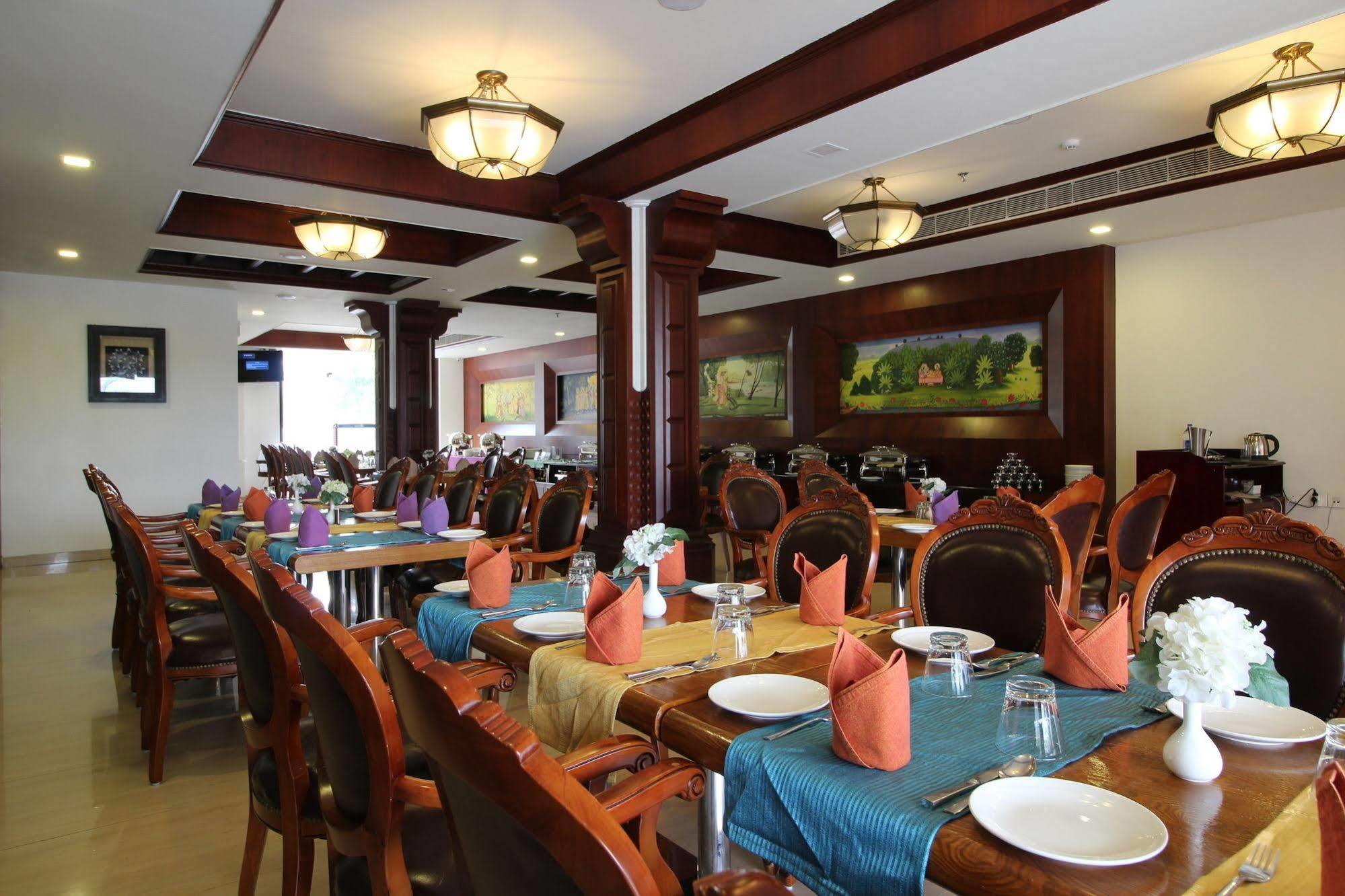 Lake Palace Trivandrum Vettutura Ngoại thất bức ảnh