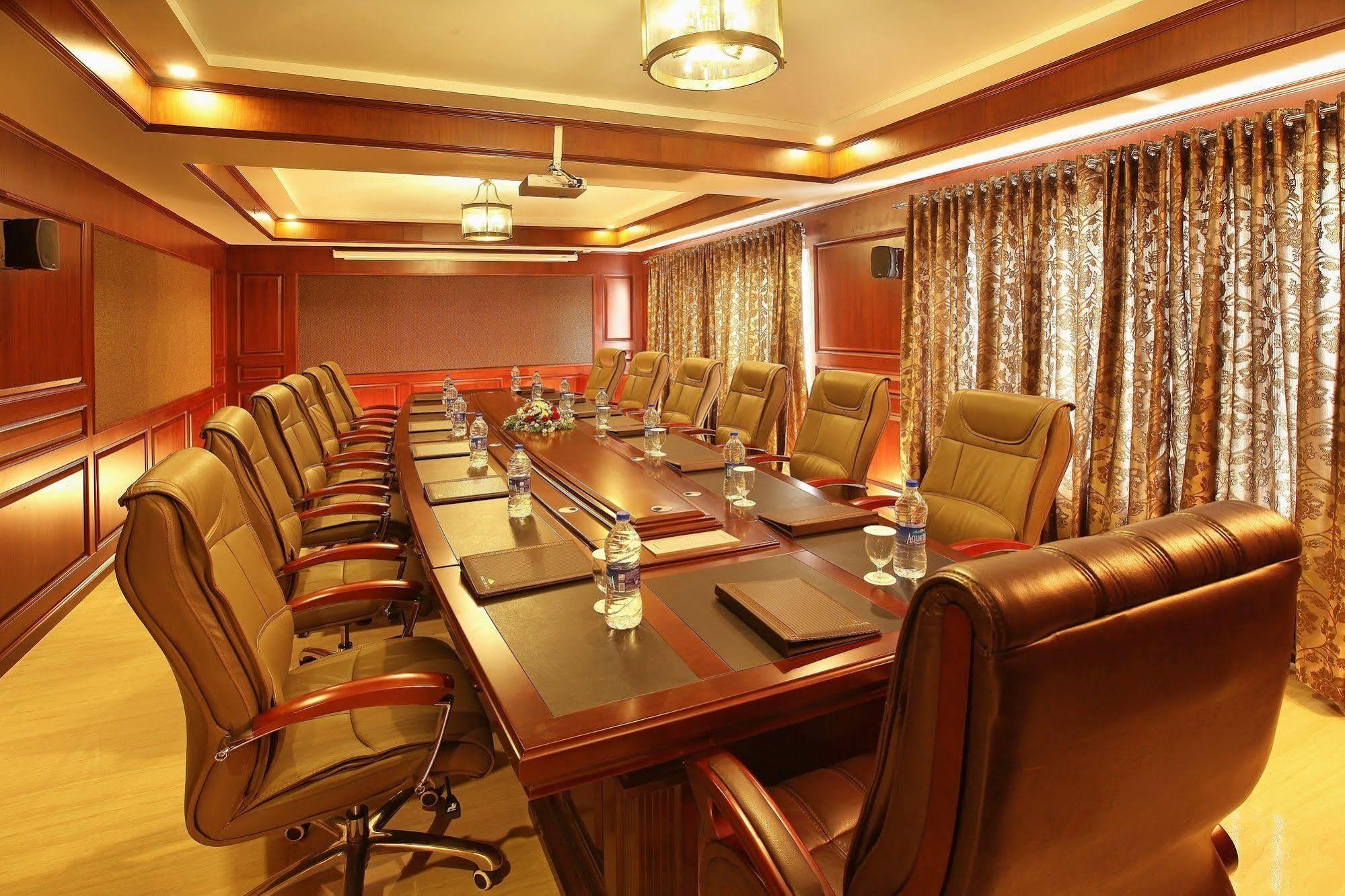 Lake Palace Trivandrum Vettutura Ngoại thất bức ảnh