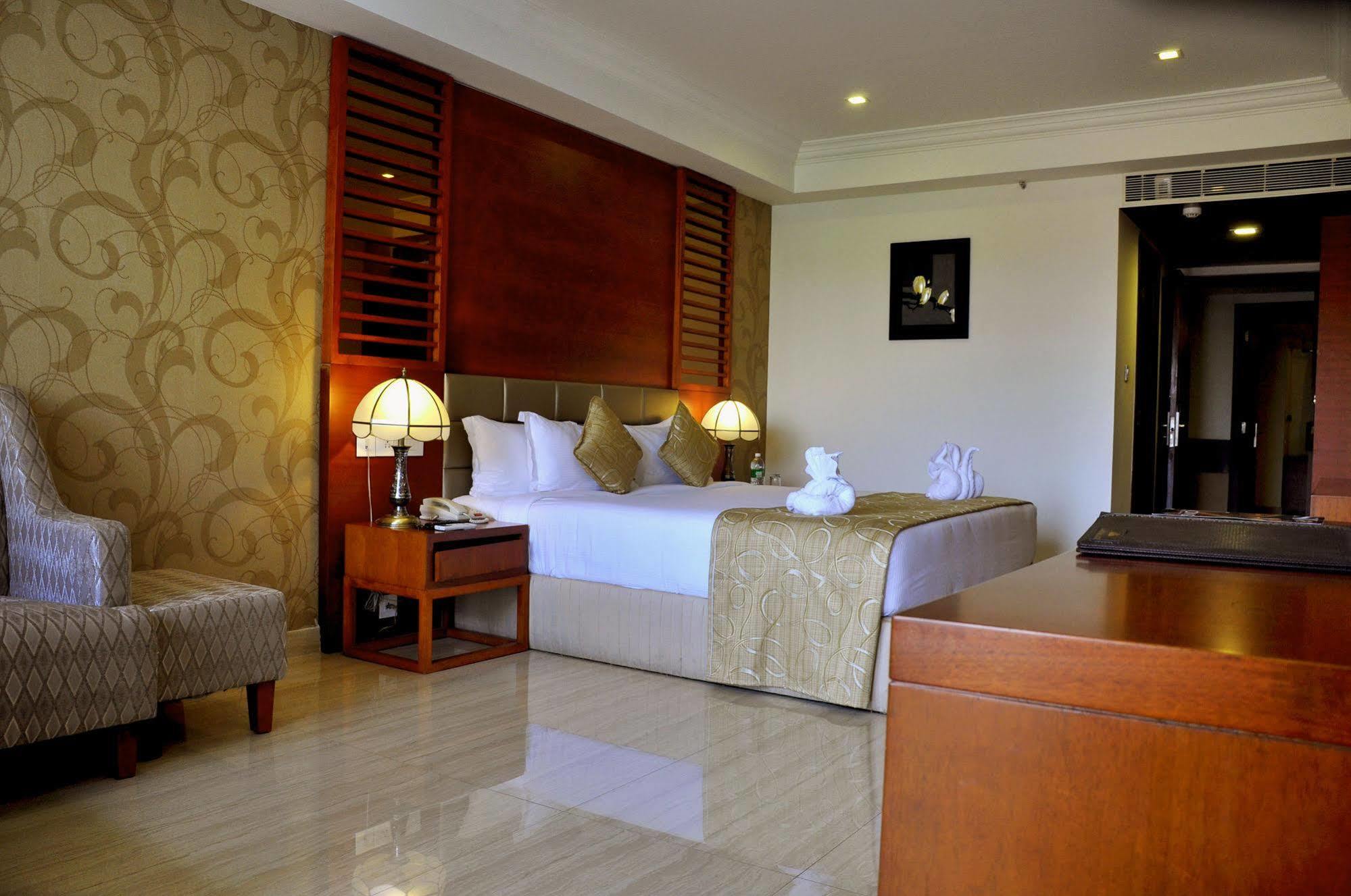 Lake Palace Trivandrum Vettutura Ngoại thất bức ảnh